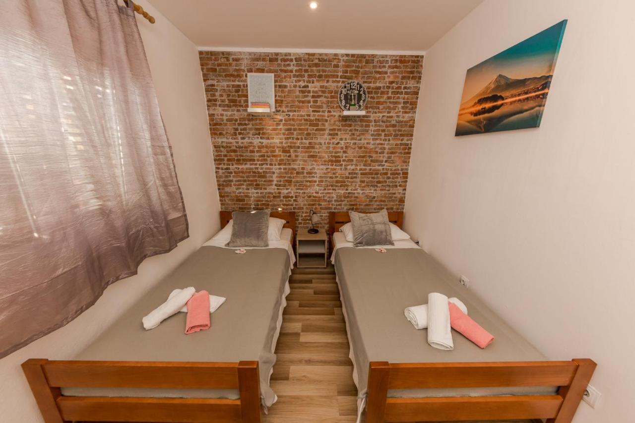 Apartments Vukman Trogir Ngoại thất bức ảnh