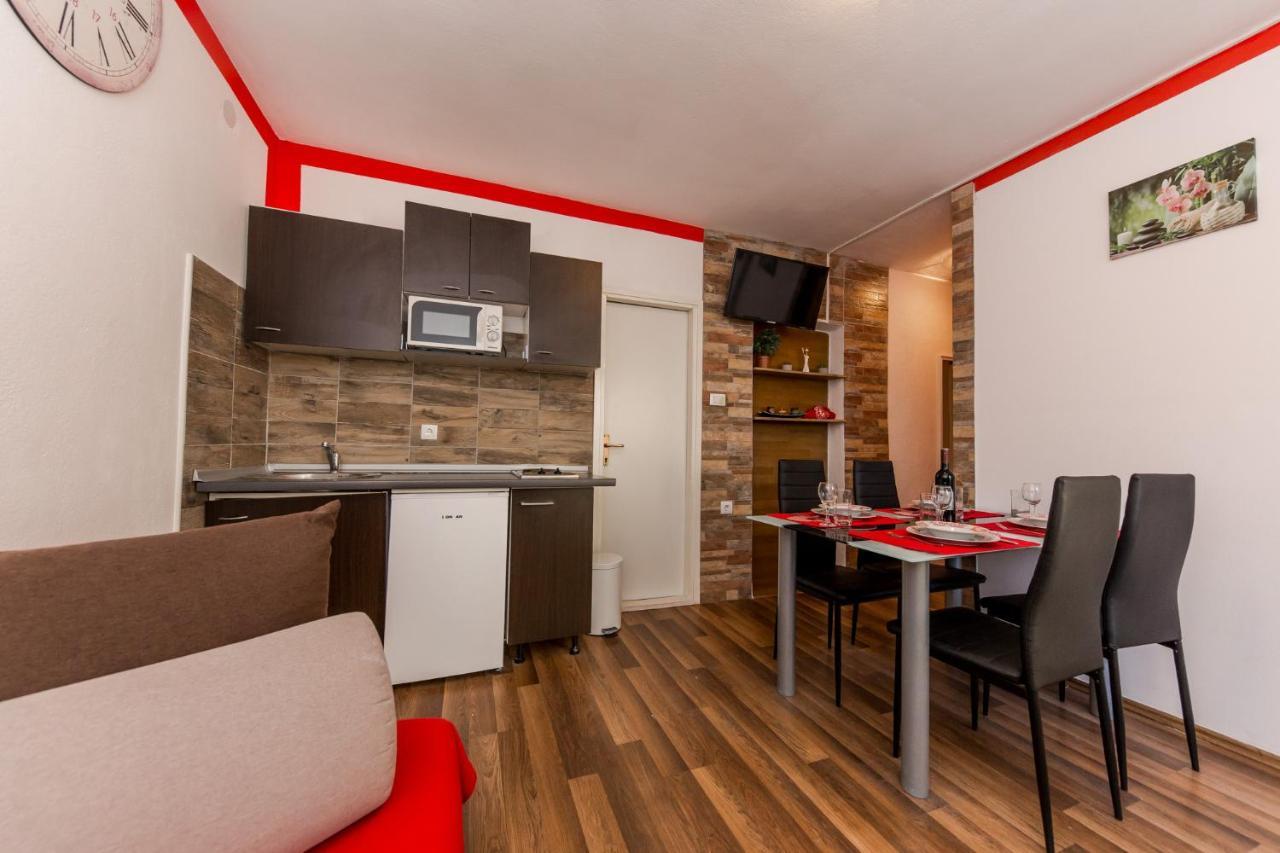 Apartments Vukman Trogir Ngoại thất bức ảnh