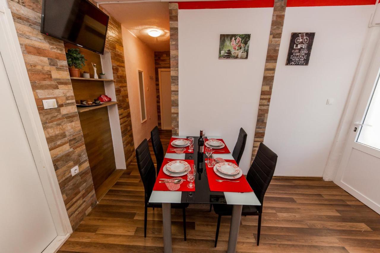 Apartments Vukman Trogir Ngoại thất bức ảnh