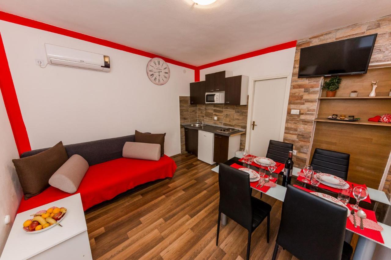 Apartments Vukman Trogir Ngoại thất bức ảnh