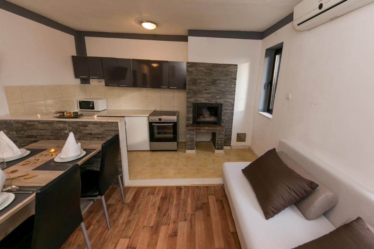 Apartments Vukman Trogir Ngoại thất bức ảnh