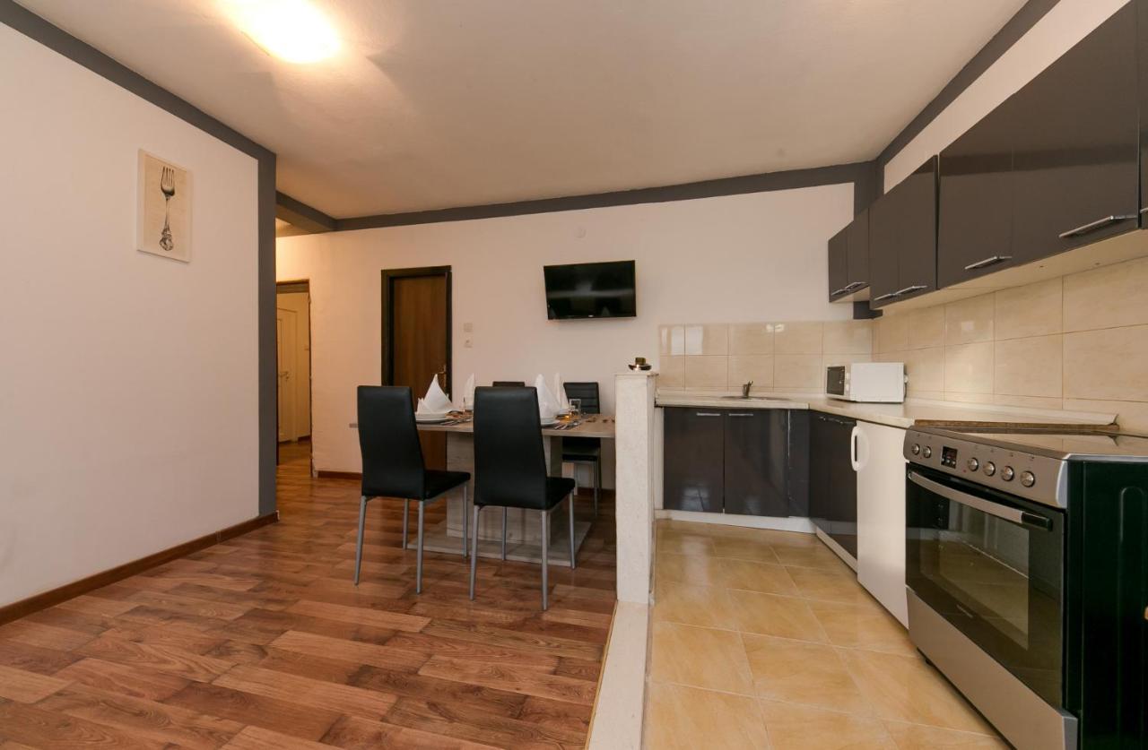Apartments Vukman Trogir Ngoại thất bức ảnh