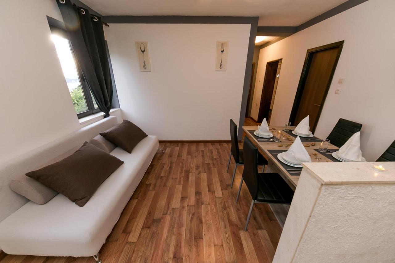 Apartments Vukman Trogir Ngoại thất bức ảnh