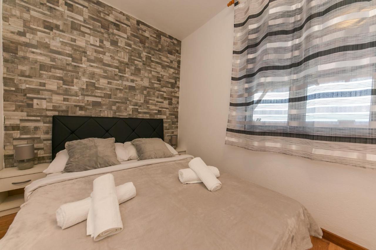Apartments Vukman Trogir Ngoại thất bức ảnh