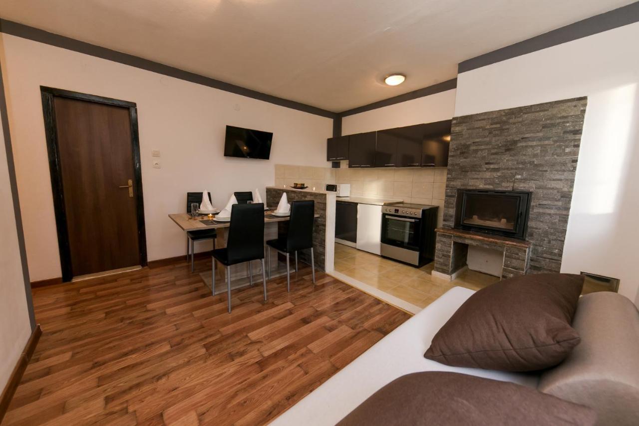 Apartments Vukman Trogir Ngoại thất bức ảnh